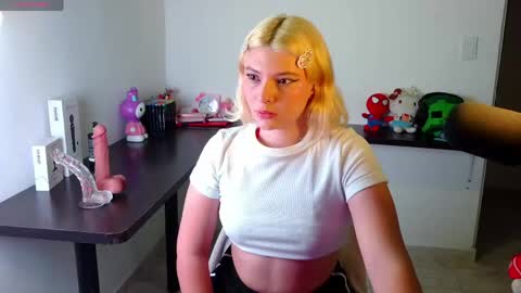 Snapshot of ania_mml chatting on 26, 4, 2026 Ania online show from 26, 4, 2026