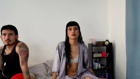 Snapshot of anika_lowen chatting on 28, 2, 2025 Anika And Lowen Your Thumbs Up Are Super Important For Us online show from 28, 2, 2025