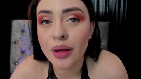 Snapshot of anikaromanoff chatting on 8, 3, 2025 Lauren Anika online show from 8, 3, 2025
