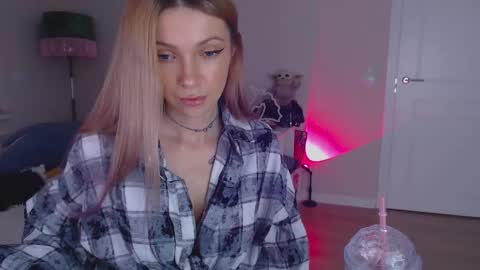 Snapshot of anita_moon_ chatting on 15, 10, 2025 anita_moon_ online show from 15, 10, 2025