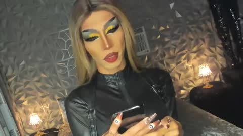 Snapshot of anitacruisze chatting on 10, 1, 2025 Miss Ann online show from 10, 1, 2025