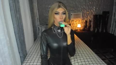 Snapshot of anitacruisze chatting on 2, 2, 2025 Miss Ann online show from 2, 2, 2025