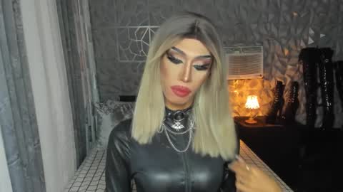 Snapshot of anitacruisze chatting on 3, 2, 2025 Miss Ann online show from 3, 2, 2025