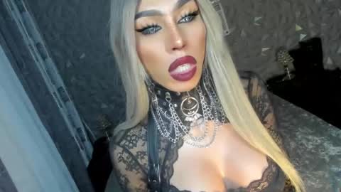 Snapshot of anitacruisze chatting on 25, 2, 2025 Miss Ann online show from 25, 2, 2025