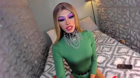 Snapshot of anitacruisze chatting on 5, 3, 2025 Miss Ann online show from 5, 3, 2025