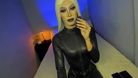 Snapshot of anitacruisze chatting on 25, 9, 2025 Miss Ann online show from 25, 9, 2025