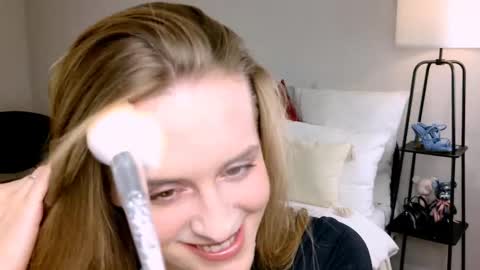 Anita online show from 15, 9, 2025