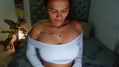 Snapshot of anithaxx chatting on 15, 2, 2025 esmeralda online show from 15, 2, 2025