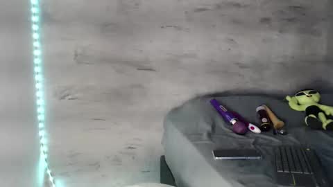 Hello My name is NaiaraPv is OPEN online show from 2, 1, 2025