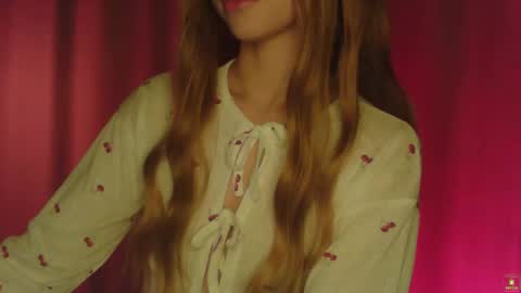 Snapshot of ann_amm chatting on 5, 11, 2025 Anna online show from 5, 11, 2025