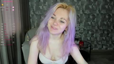 Snapshot of anna_aaaa chatting on 19, 12, 2025 Anna online show from 19, 12, 2025