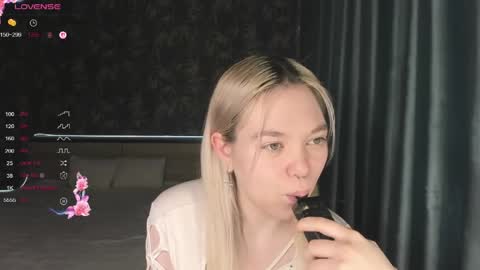 Snapshot of anna_aaaa chatting on 25, 4, 2026 Anna online show from 25, 4, 2026