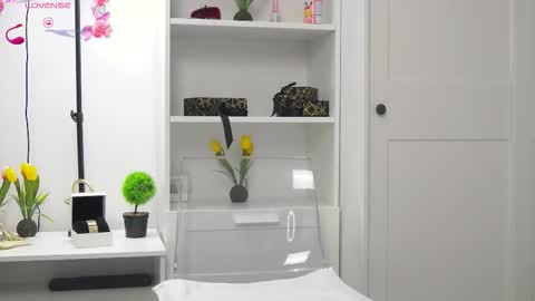 Anna online show from 6, 11, 2025