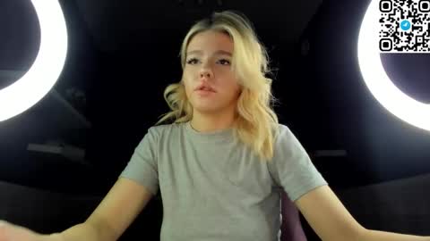 Snapshot of anna_robinson chatting on 16, 12, 2025 Anna online show from 16, 12, 2025