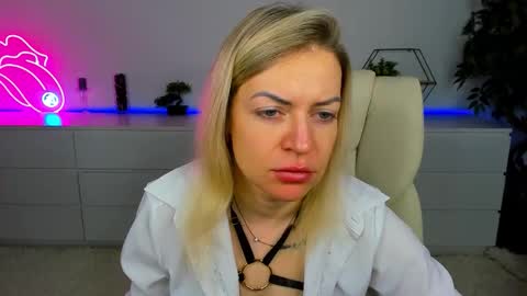 anna_snow9 online show from 5, 11, 2025