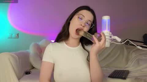 AnnaAoki online show from 7, 10, 2025