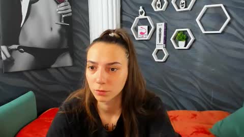 annabishop online show from 28, 2, 2025