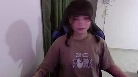 Snapshot of annacrow chatting on 27, 10, 2025 Anna online show from 27, 10, 2025