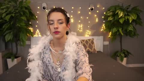 Snapshot of annaelys chatting on 5, 1, 2025 Anna online show from 5, 1, 2025