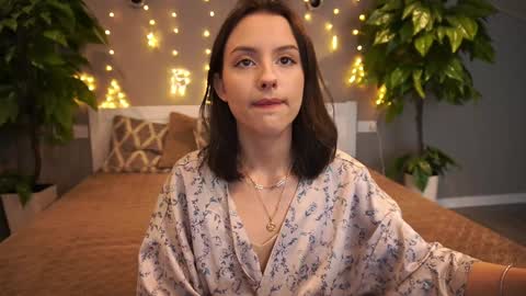 Snapshot of annaelys chatting on 7, 1, 2025 Anna online show from 7, 1, 2025