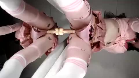 Anna Evodees  online show from 8, 12, 2024