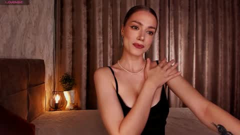 Snapshot of annakarenina__ chatting on 27, 9, 2025 Goddess Anna online show from 27, 9, 2025