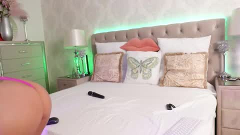 AnnaKarinaX online show from 16, 9, 2025