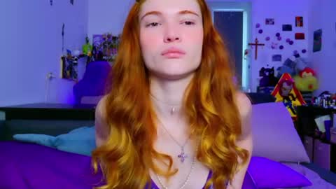 Snapshot of annakeenon chatting on 8, 7, 2026 Anna online show from 8, 7, 2026