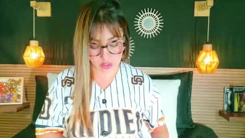 Snapshot of annavictoria__ chatting on 14, 4, 2026 Anna Victoria online show from 14, 4, 2026