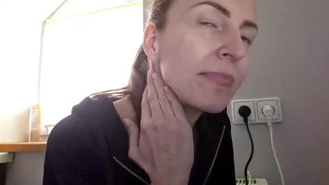 Snapshot of annawetpassion chatting on 28, 4, 2026 Anna online show from 28, 4, 2026