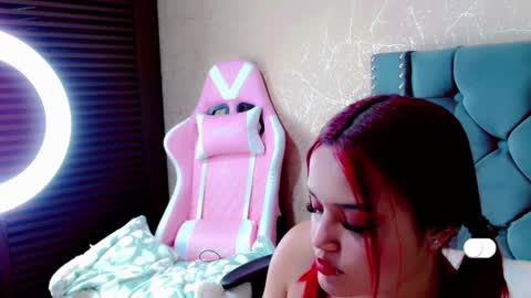 Snapshot of anne_julienne chatting on 14, 1, 2025 online show from 14, 1, 2025