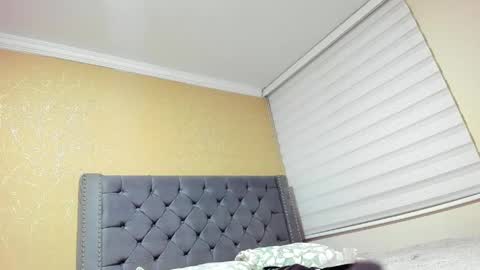 Snapshot of anne_julienne chatting on 23, 3, 2026 online show from 23, 3, 2026