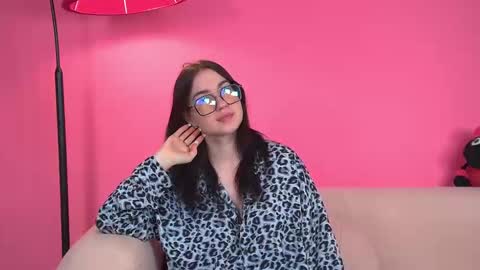 Snapshot of anneavery chatting on 18, 10, 2025 Anne online show from 18, 10, 2025