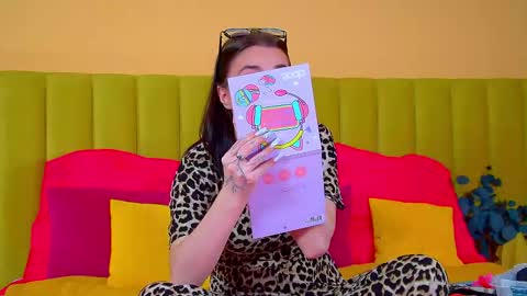 Snapshot of anneavery chatting on 19, 11, 2025 Anne online show from 19, 11, 2025