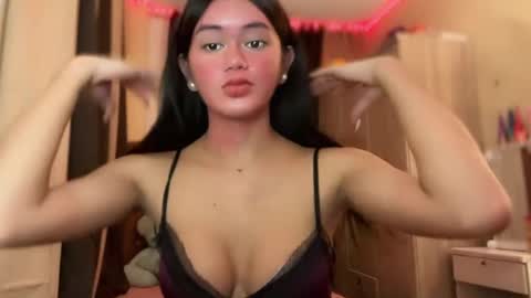 Snapshot of annedee_ chatting on 8, 12, 2024 Kim online show from 8, 12, 2024