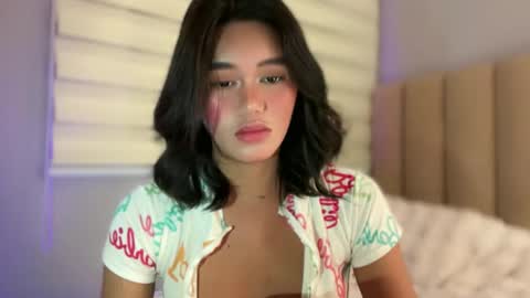 Snapshot of annedee_ chatting on 5, 10, 2025 Kim online show from 5, 10, 2025