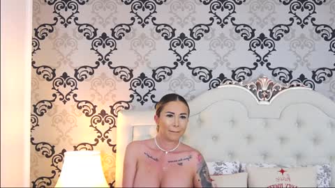 Snapshot of annekay chatting on 8, 12, 2024 annekay online show from 8, 12, 2024
