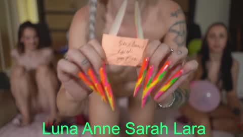 Annemanifique  Anne   Lara Kelly  online show from 31, 12, 2024