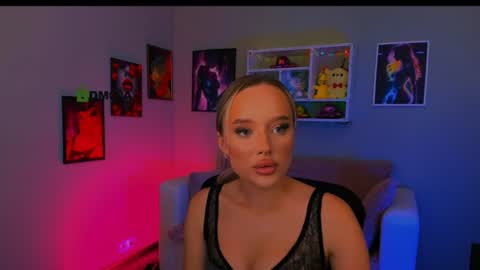 Snapshot of anneta_moon chatting on 9, 7, 2026 Anneta online show from 9, 7, 2026