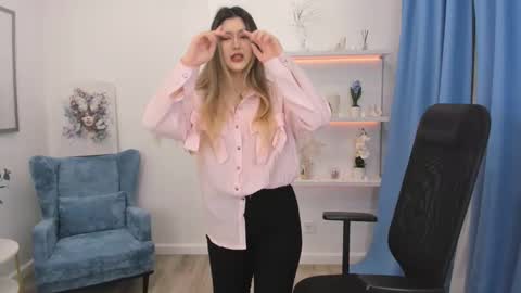 annetli online show from 15, 10, 2025