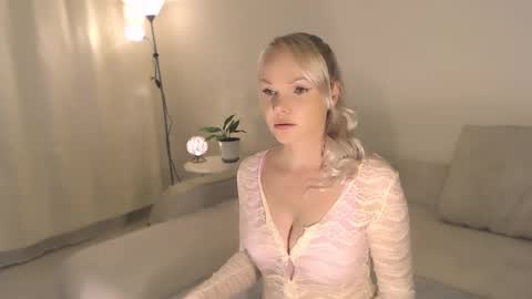 Snapshot of annett chatting on 14, 9, 2025 Annett online show from 14, 9, 2025