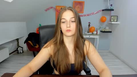 Snapshot of annewilsonn chatting on 29, 10, 2025 annewilsonn online show from 29, 10, 2025