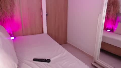 annie_20_ online show from 17, 4, 2026