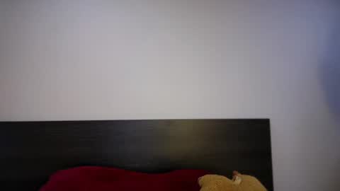 Anniecattie online show from 19, 6, 2026