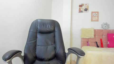 Snapshot of annie_collen chatting on 30, 12, 2024 Anna online show from 30, 12, 2024