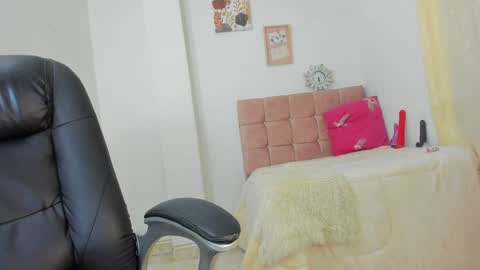 Snapshot of annie_collen chatting on 17, 1, 2025 Anna online show from 17, 1, 2025