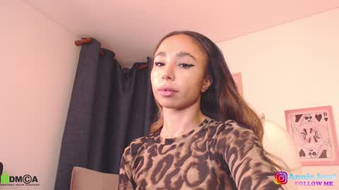 Snapshot of annie_es chatting on 29, 1, 2025 Annie online show from 29, 1, 2025