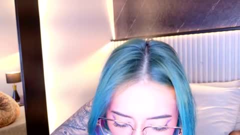 ANNIE HAWK online show from 17, 3, 2026