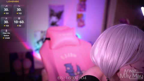 Snapshot of annie_may_may chatting on 5, 1, 2025 Annie May   online show from 5, 1, 2025