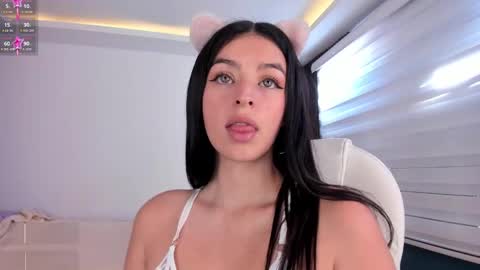 Snapshot of annie_roberts7 chatting on 12, 1, 2025 Annie Roberts online show from 12, 1, 2025